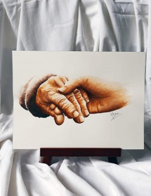 Dessin original aux encres ocres sur un chevalet réalisé pour Inktober52 2020 représentant une jeune main qui tient une main âgée et ridée ©Ysae illustrations