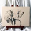 Dessin original à l'encre de Chine sur un chevalet représentant un éléphant d'Afrique ©Ysae illustrations