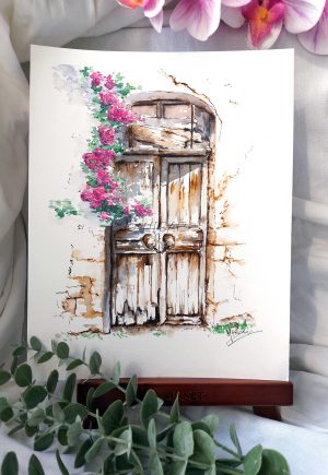 Dessin original réalisé à l'encre et à l'aquarelle, présenté sur chevalet, représentant une porte d'une maison abandonnée à côté de laquelle pend des fleurs grimpantes @Ysae illustrations