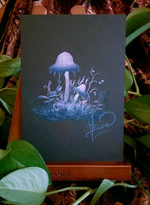 Dessin original à la gouache présenté sur un chevalet représentant des champignons empoisonnés dans la forêt @Ysae illustrations