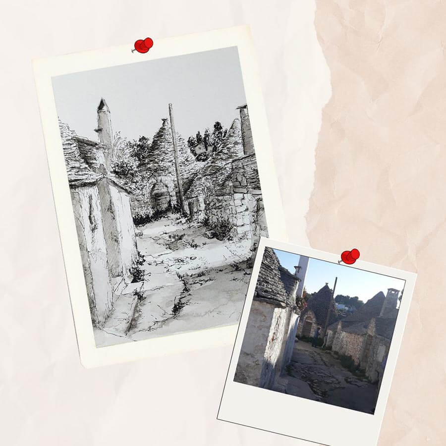 Dessin en noir et blanc à l'encre de Chine d'une rue d'Alberobello en Italie et la photo dont il est tiré @Ysae illustrations