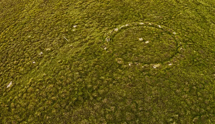 Cercle de pierres à Hjaltadan (île de Feltar, Écosse)